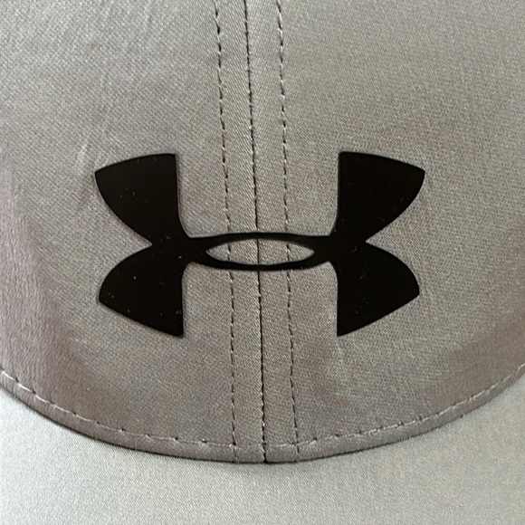 Under Armour gray golf cap, Size Medium/Large. Good condition. - Picture 2 of 8